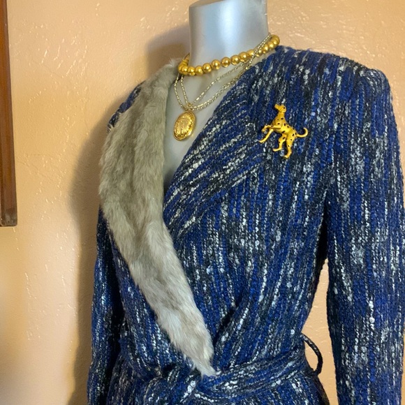 K & K Luxury New York Tweed Coat W/Faux Fur Color.  Sz  M - Picture 4 of 5